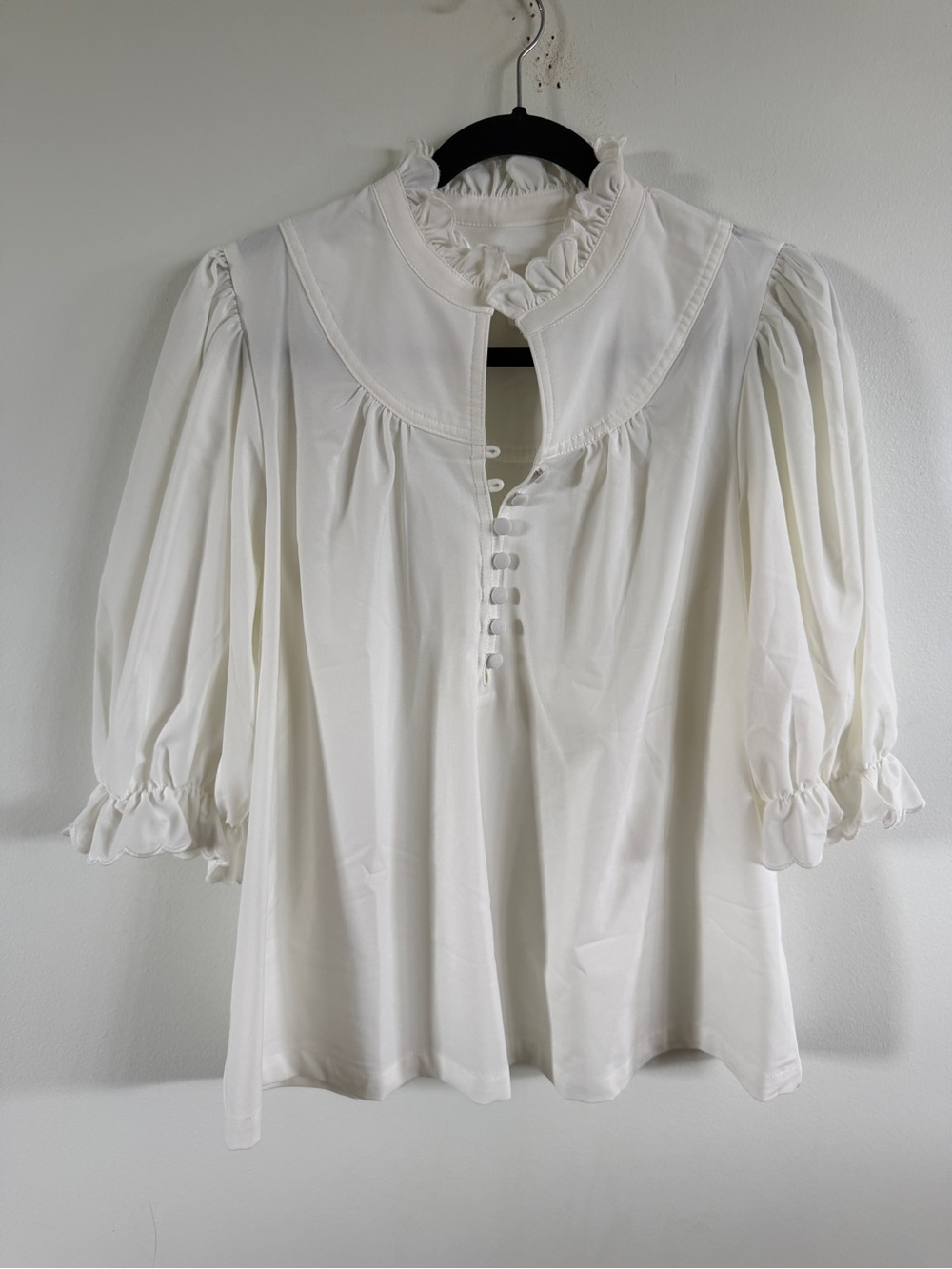 Pomander Place Ruffled Collar White Blouse with Button Placket XL